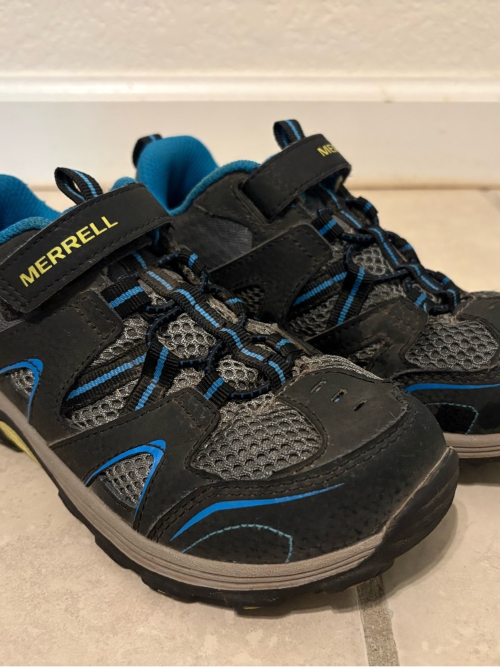 Merrell Kids Black with Blue Accent Trail Sneakers, Size 1
